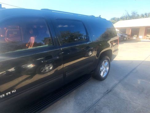Used 2012 Chevrolet Suburban LT RWD image 44