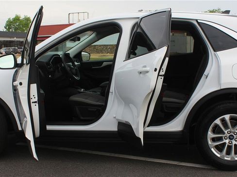 Used 2022 Ford Escape SE image 5