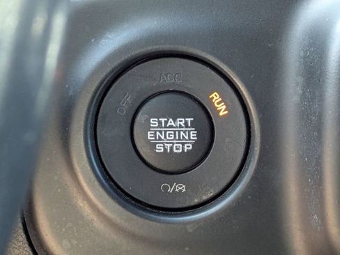 Used 2022 Jeep Wrangler Unlimited Sport AWD/4WD image 31