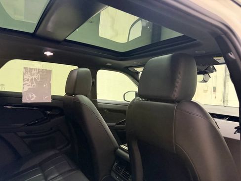 Used 2024 Land Rover Range Rover Evoque S AWD/4WD image 39