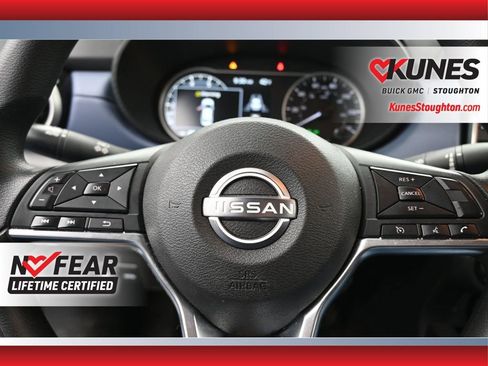 Used 2023 Nissan Versa SV image 28