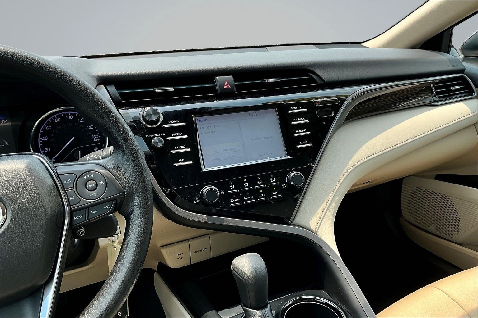 Used 2019 Toyota Camry LE FWD image 8