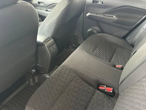 Used 2021 Nissan Kicks SV FWD image 11