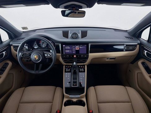 Certified 2026 Porsche Macan AWD/4WD image 16