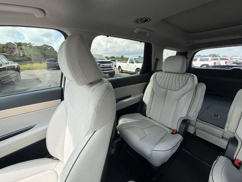 Used 2024 Hyundai Palisade Limited AWD/4WD image 12