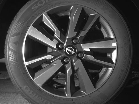 Used 2025 Nissan Versa SV image 15