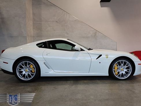 Used 2011 Ferrari 599 GTB Fiorano RWD image 3