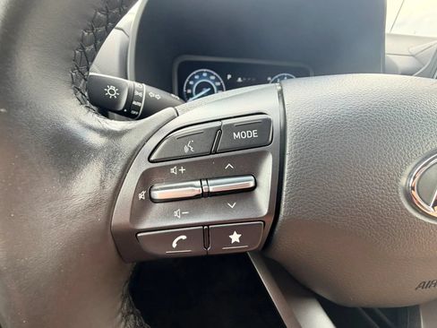 Used 2023 Hyundai Kona Limited AWD/4WD image 14
