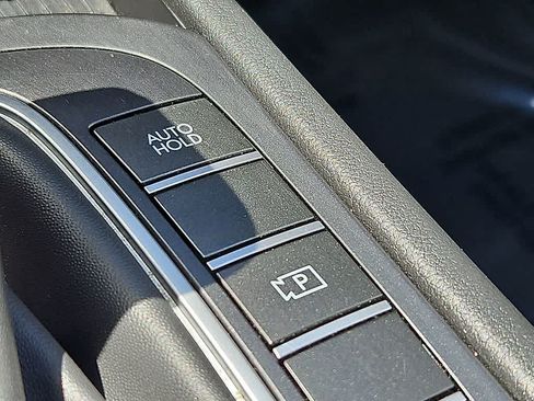Used 2025 Hyundai Kona SEL FWD image 25