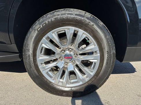 Used 2024 GMC Yukon Denali w/ Advanced Technology Package AWD/4WD image 33