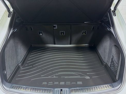 Used 2025 Porsche Macan image 13