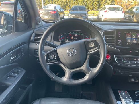 Used 2022 Honda Pilot Touring image 19