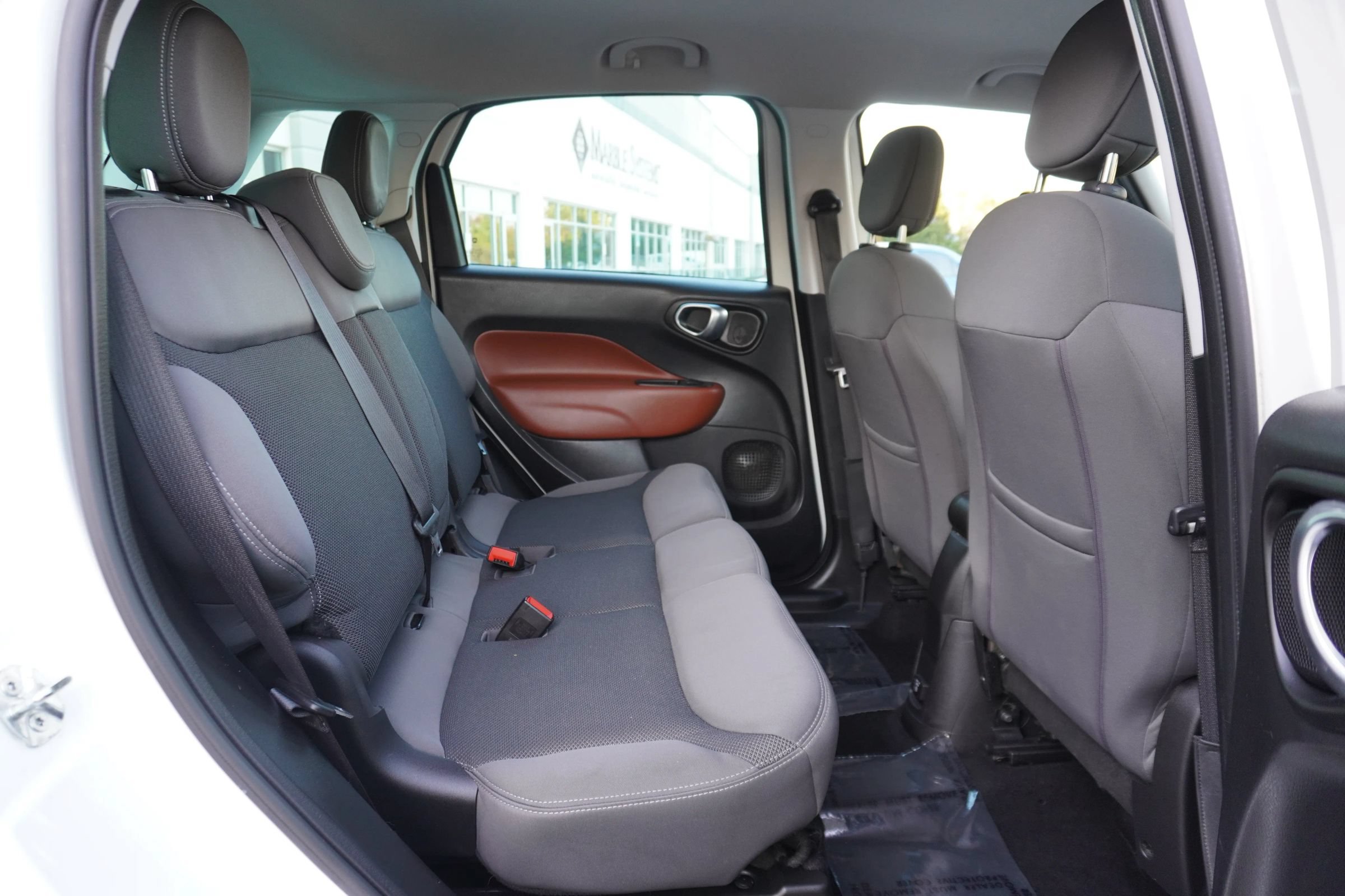 Used 2014 FIAT 500L Trekking w/ Popular Equipment Group FWD image 11