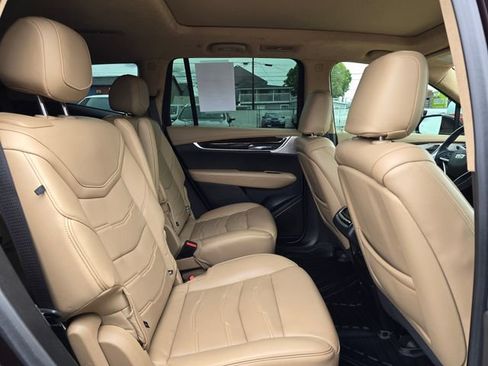 Used 2021 Cadillac XT6 Premium Luxury w/ Platinum Package AWD/4WD image 12