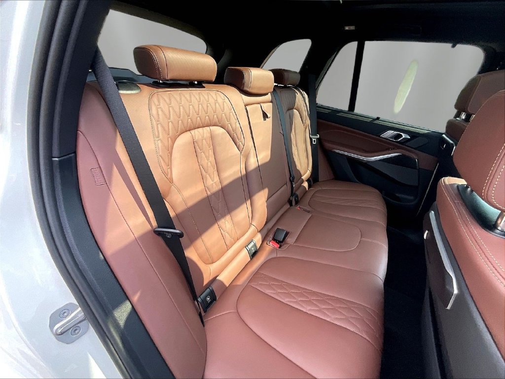 Used 2025 BMW X5 M60i AWD/4WD image 24