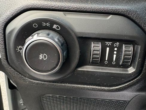 Used 2021 Jeep Wrangler Sport AWD/4WD image 12