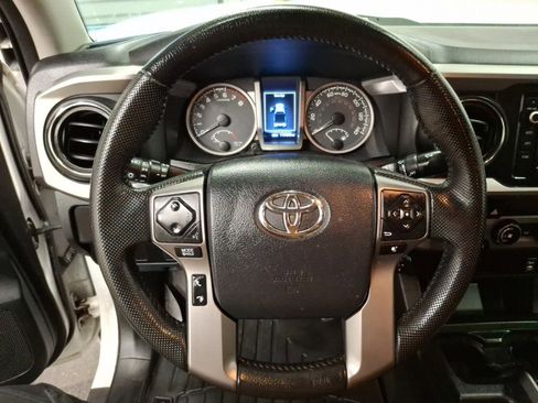 Used 2016 Toyota Tacoma SR5 image 14