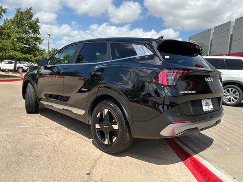 Used 2026 Kia Sportage LX FWD image 8