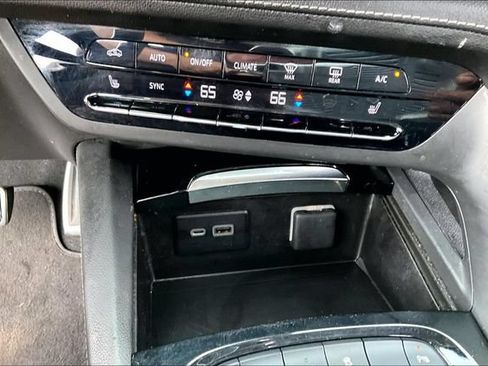 Used 2023 Buick Envision Preferred FWD image 16