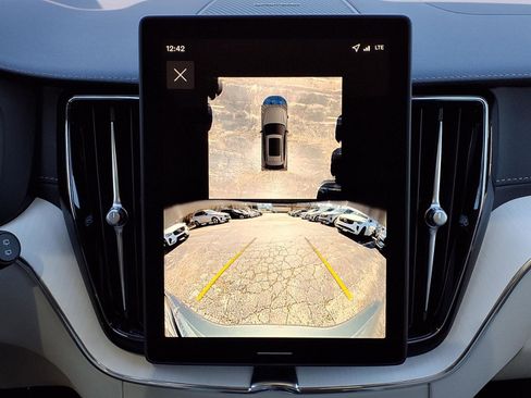 New 2026 Volvo XC60 B5 Ultra w/ Climate Package image 16