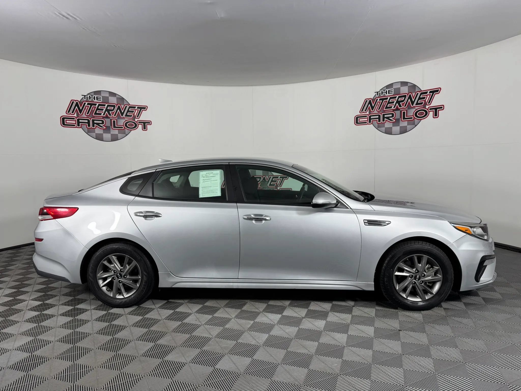Used 2019 Kia Optima LX FWD image 8