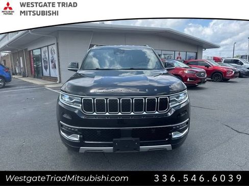 Used 2024 Jeep Wagoneer L Series II AWD/4WD image 2