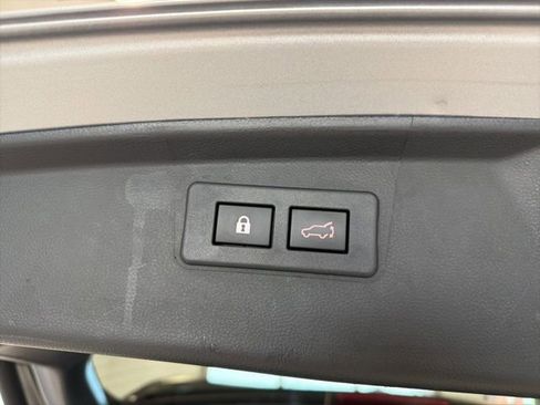 Used 2023 Subaru Outback Premium AWD/4WD image 16