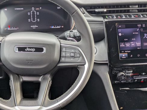 New 2025 Jeep Grand Cherokee L Laredo RWD image 19