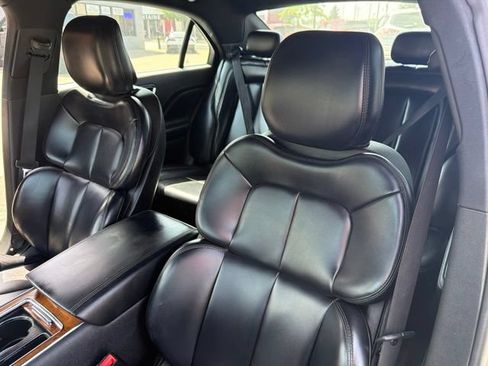 Used 2019 Lincoln Continental Premiere FWD image 23