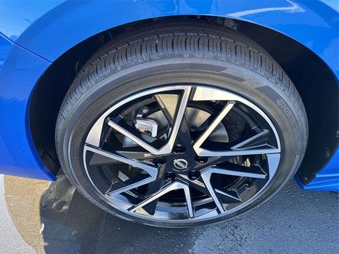 New 2025 Nissan Sentra SR w/ SR Premium Package image 16