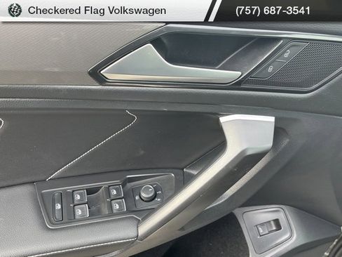 Used 2024 Volkswagen Tiguan SE image 13