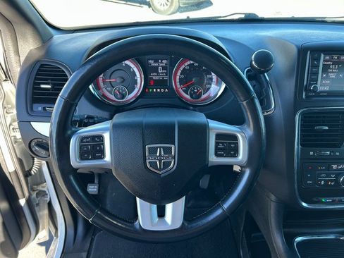 Used 2019 Dodge Grand Caravan GT image 18