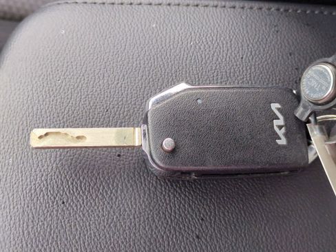 Used 2022 Kia Soul LX FWD image 32