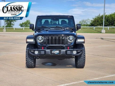 Used 2024 Jeep Gladiator Rubicon w/ Technology Group AWD/4WD image 5