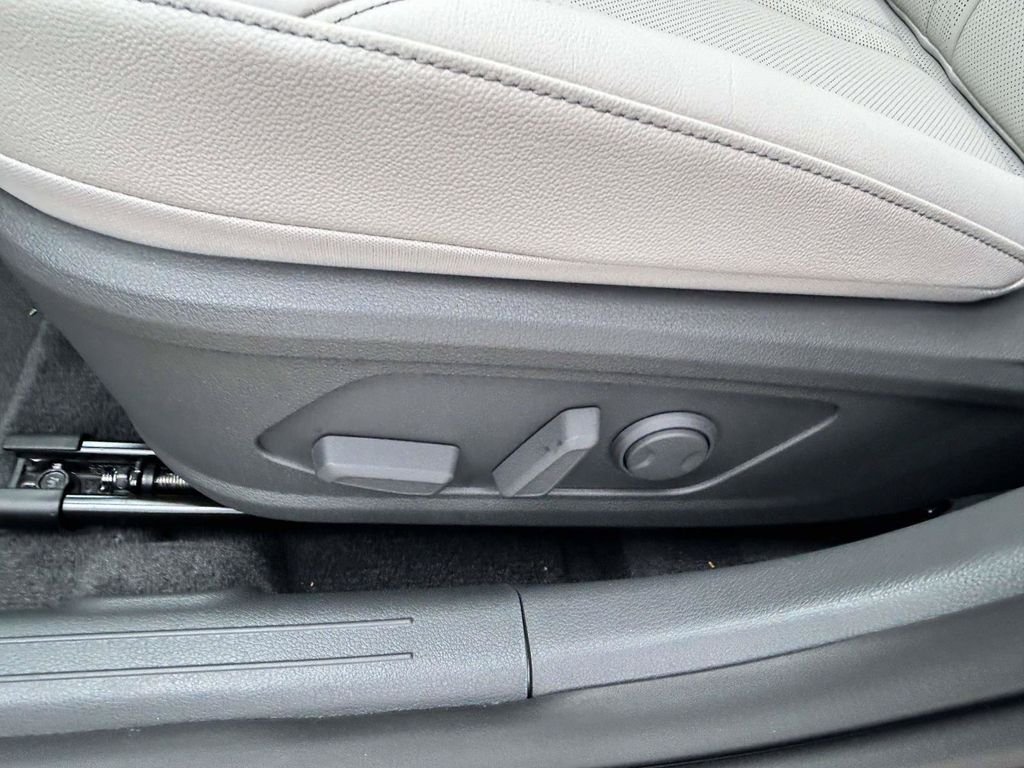 New 2026 Hyundai Sonata Limited FWD image 14