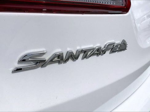 Used 2017 Hyundai Santa Fe Limited FWD image 21