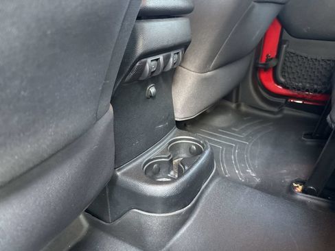 Used 2017 Jeep Wrangler Unlimited Rubicon w/ Max Tow Package AWD/4WD image 23