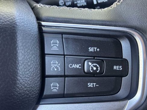 Used 2023 Jeep Wagoneer Series II AWD/4WD image 27