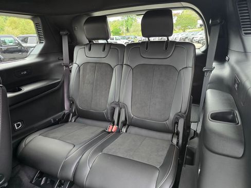 New 2025 Jeep Grand Cherokee L Altitude AWD/4WD image 12