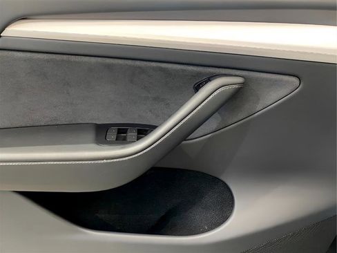 Used 2023 Tesla Model Y Long Range image 14