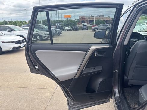 Used 2015 Toyota RAV4 Limited w/ Technology Package AWD/4WD image 33