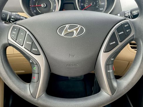Used 2013 Hyundai Elantra GLS w/ Preferred Pkg image 10