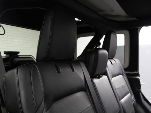 Used 2022 Jeep Wrangler Unlimited Sahara image 34