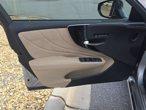 Used 2023 Lexus LS 500 AWD w/ Interior Upgrade Package image 19