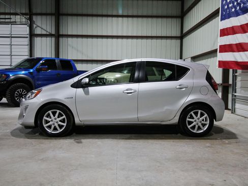 Used 2015 Toyota Prius C Three FWD image 5