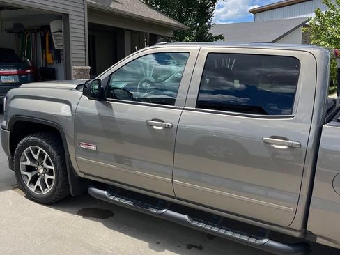 Used 2017 GMC Sierra 1500 SLT AWD/4WD image 9