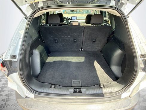 Used 2021 Ford Escape SE image 30