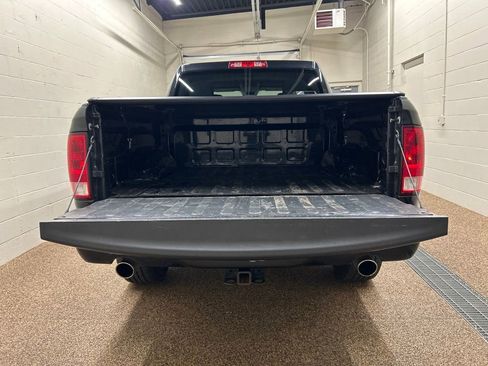Used 2017 RAM 1500 Express AWD/4WD image 11