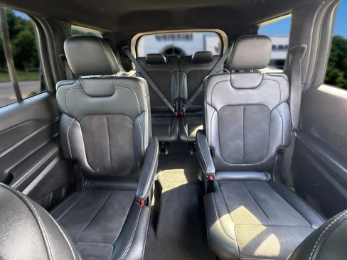 Used 2023 Jeep Grand Cherokee L Laredo AWD/4WD image 26