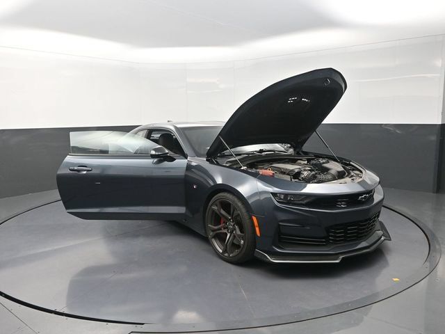 Used 2020 Chevrolet Camaro SS RWD image 36